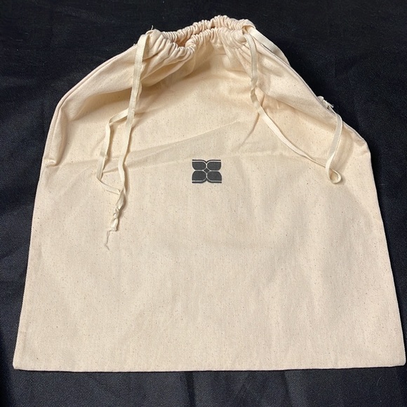 BCBGMAXAZRIA Dust Bag - Picture 3 of 3